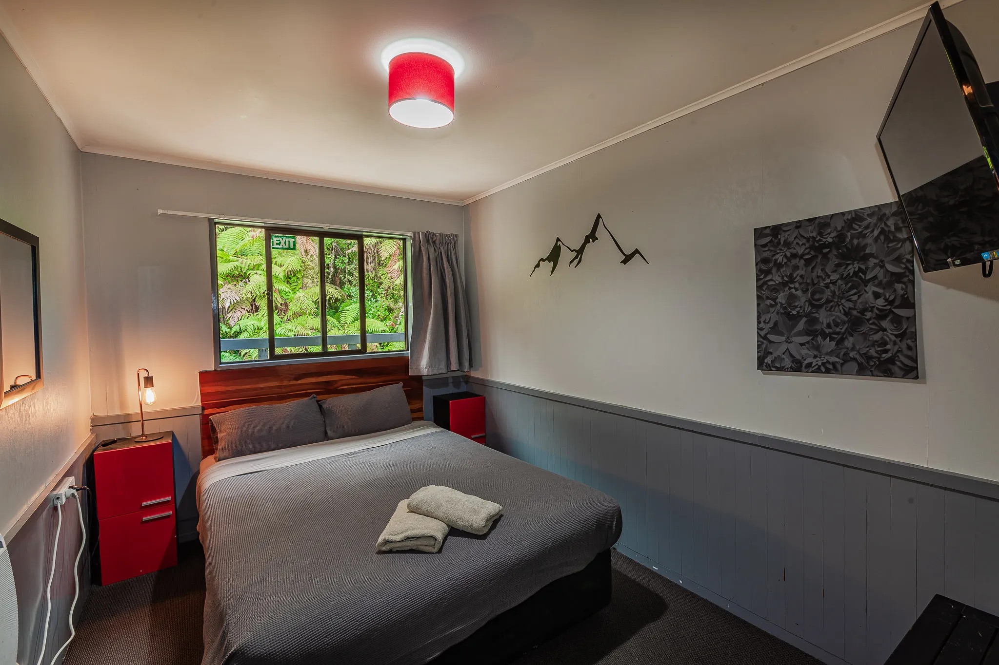 Queen Room 2